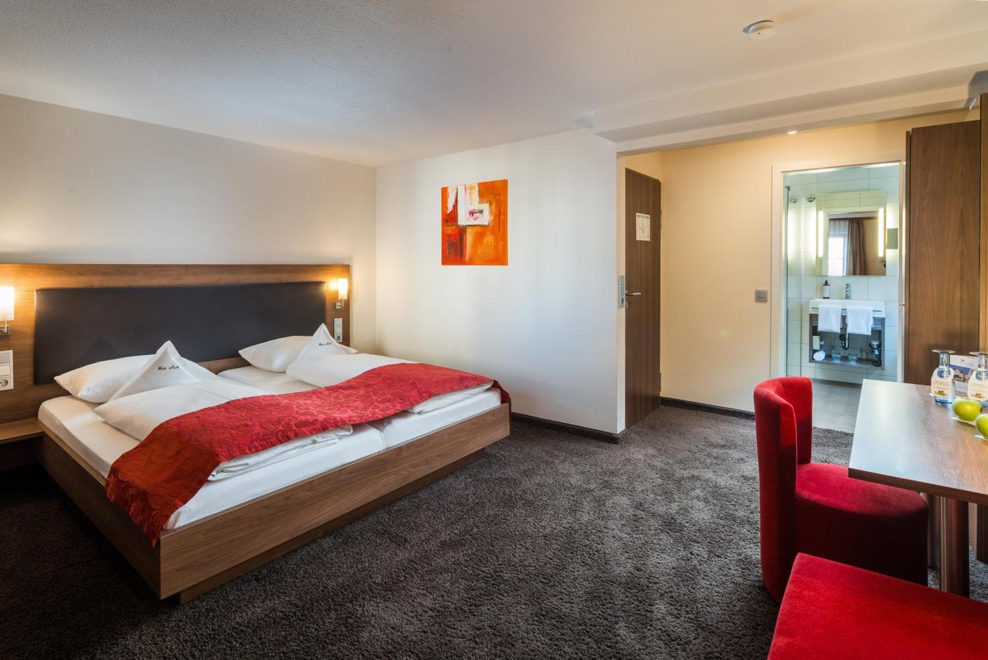 Köngen Hotel Schwanen מראה חיצוני תמונה
