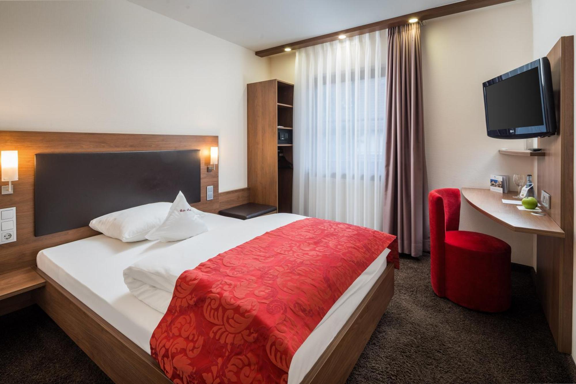Köngen Hotel Schwanen מראה חיצוני תמונה