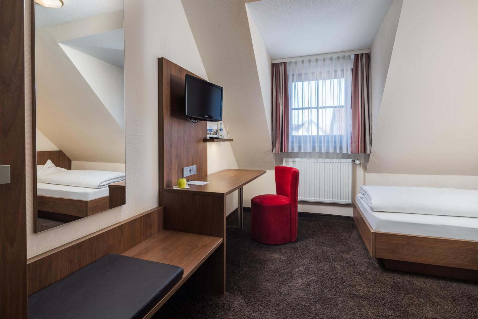 Köngen Hotel Schwanen מראה חיצוני תמונה