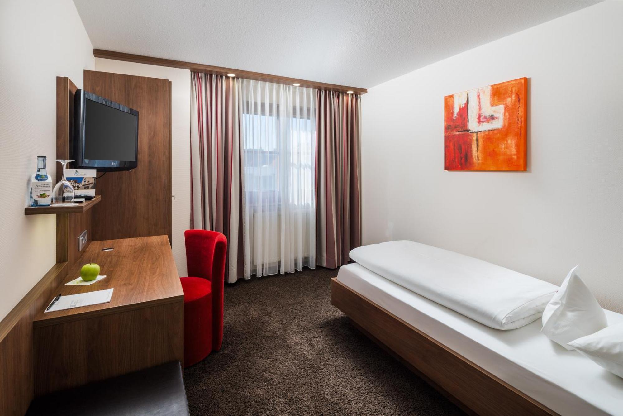Köngen Hotel Schwanen מראה חיצוני תמונה