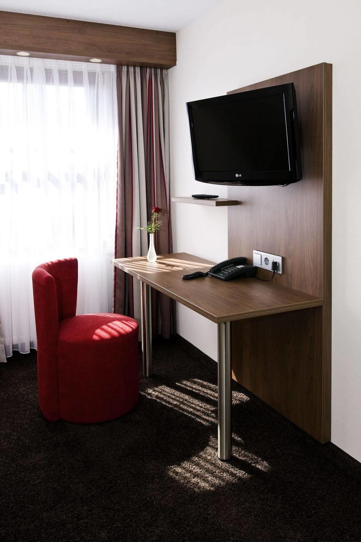 Köngen Hotel Schwanen מראה חיצוני תמונה
