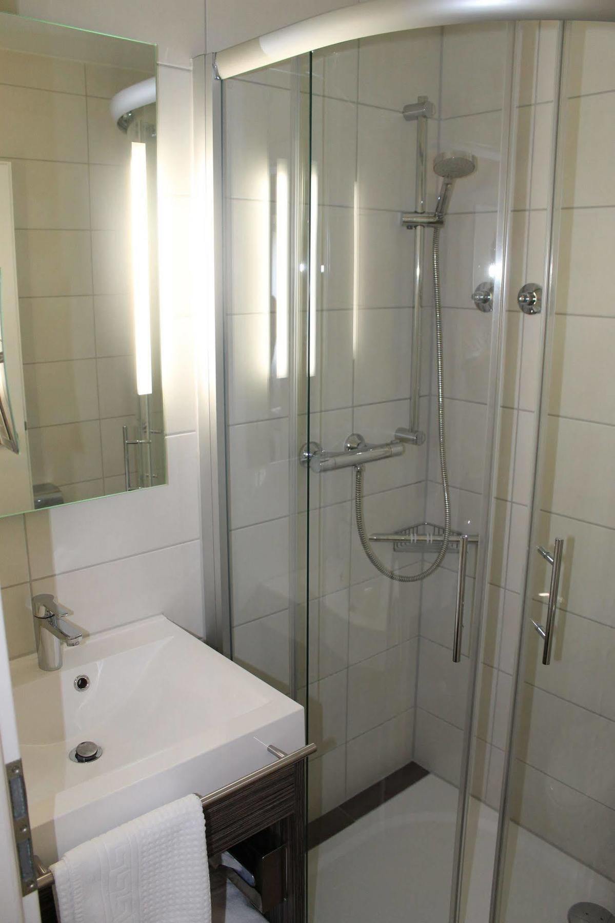 Köngen Hotel Schwanen מראה חיצוני תמונה