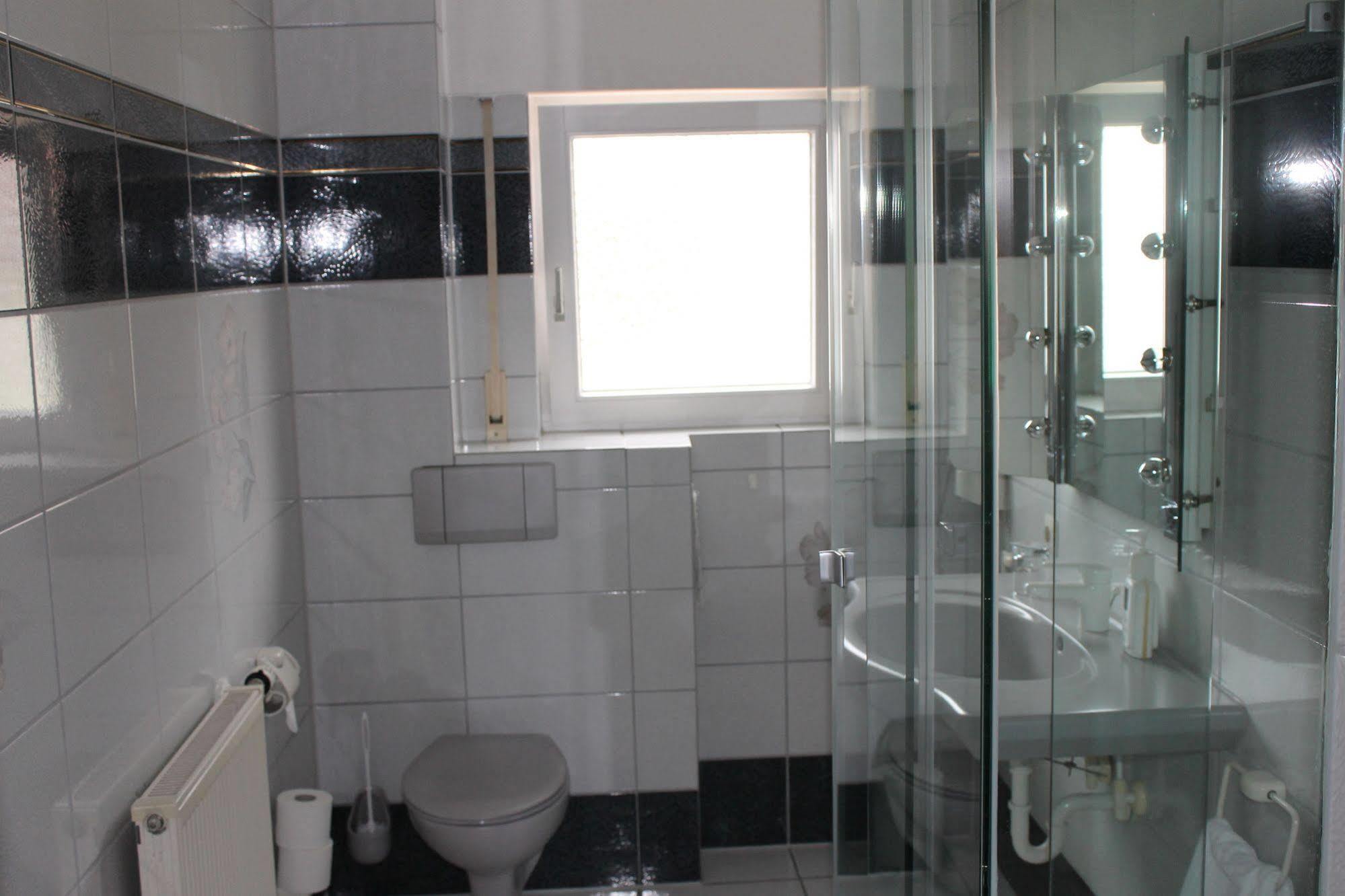 Köngen Hotel Schwanen מראה חיצוני תמונה
