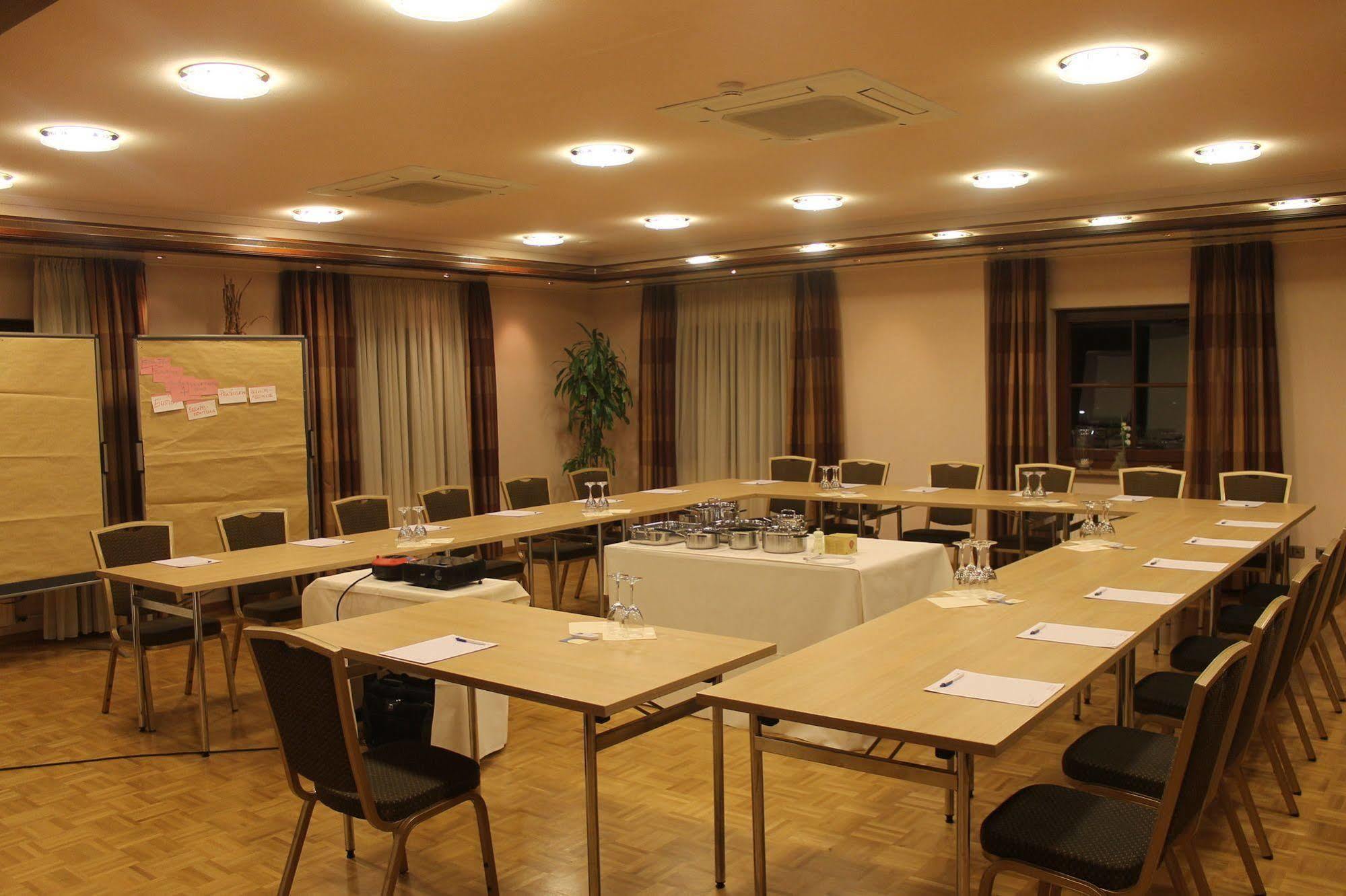 Köngen Hotel Schwanen מראה חיצוני תמונה